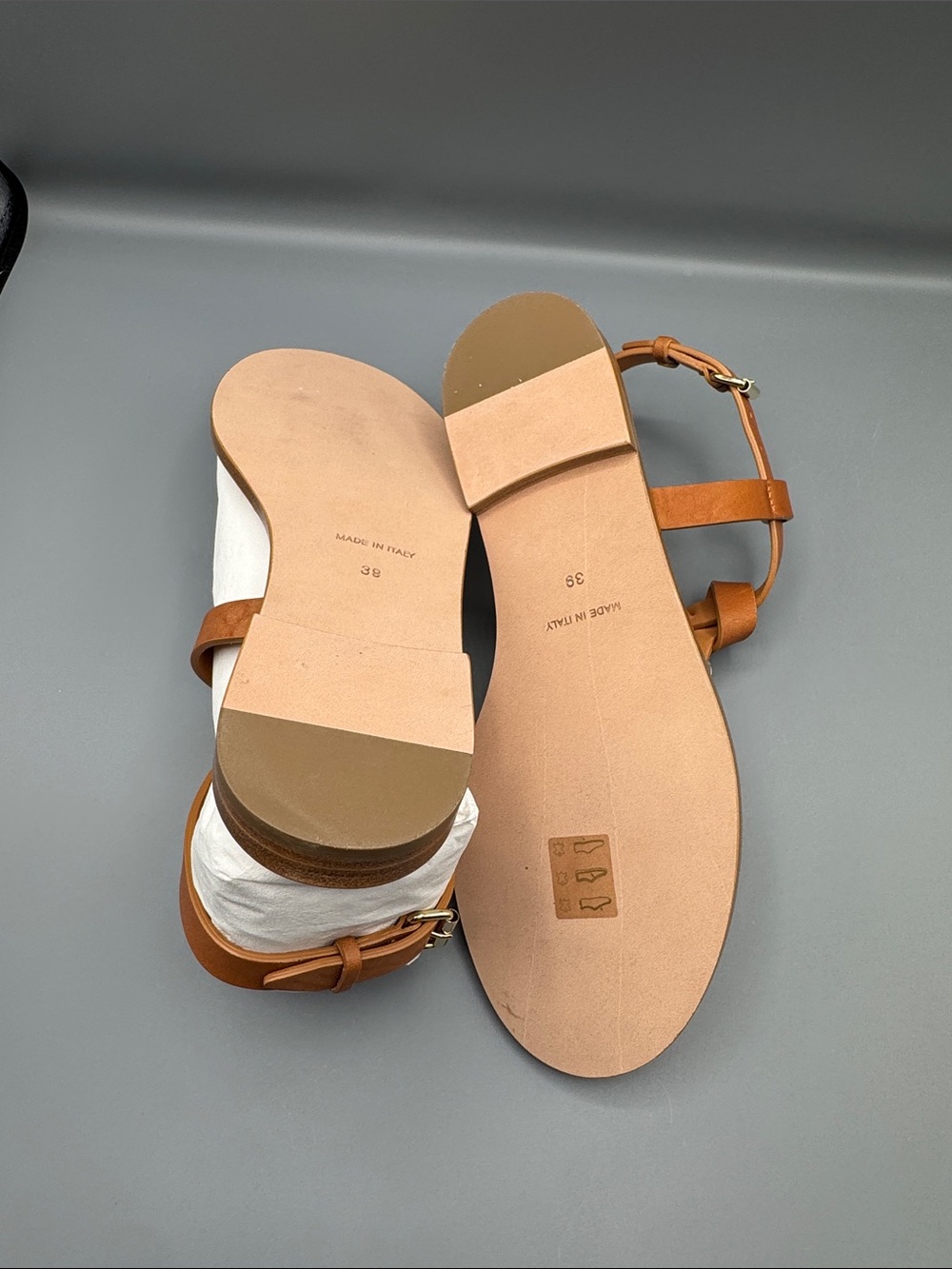 GIAMBATTISTA VALLI Crystal leather flat sandals - Picture 4 of 5